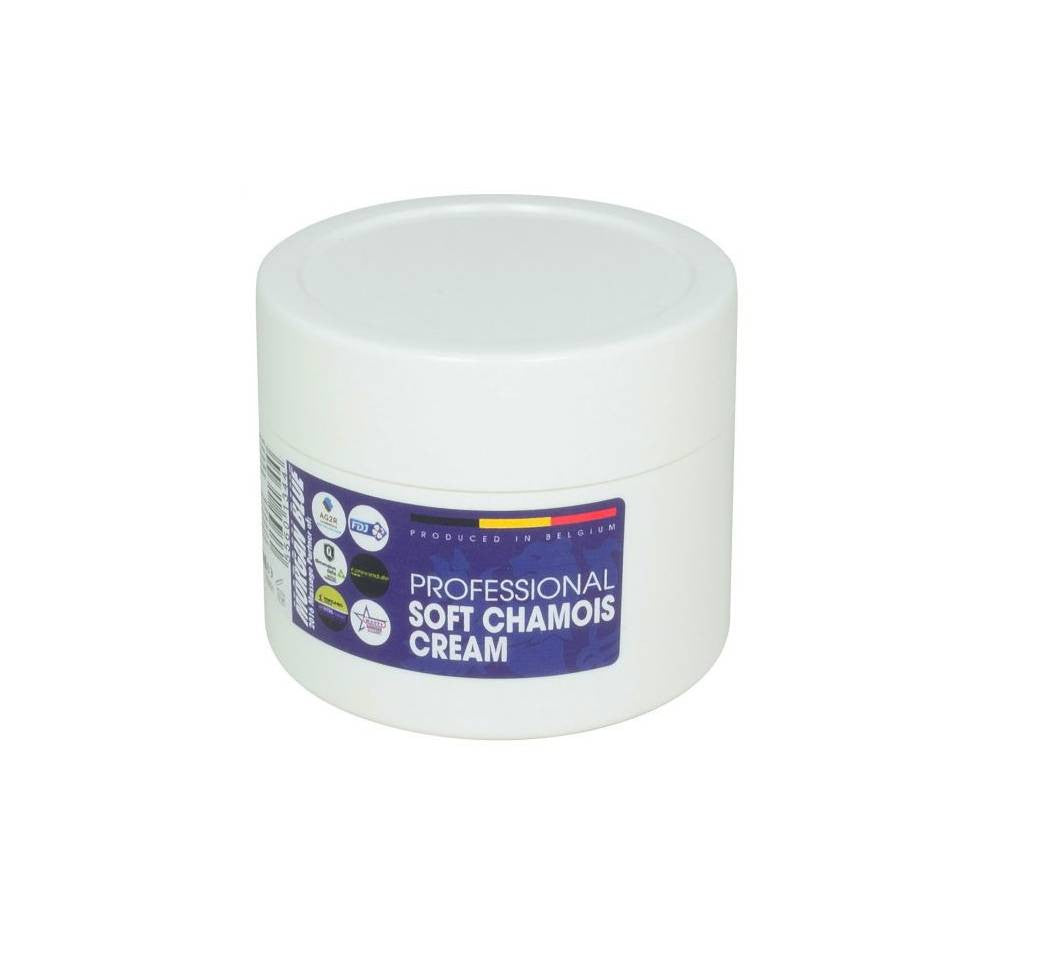 The Chamois Cream from Morgan Blue offers a hygienic cream that helps to protect against soreness, chaffing and irritation. Using a combination of saint john’s wort oil, olive oil, sunflower and rosemary oil this cream will also help to prevent muscle cramps and stimulates blood flow.