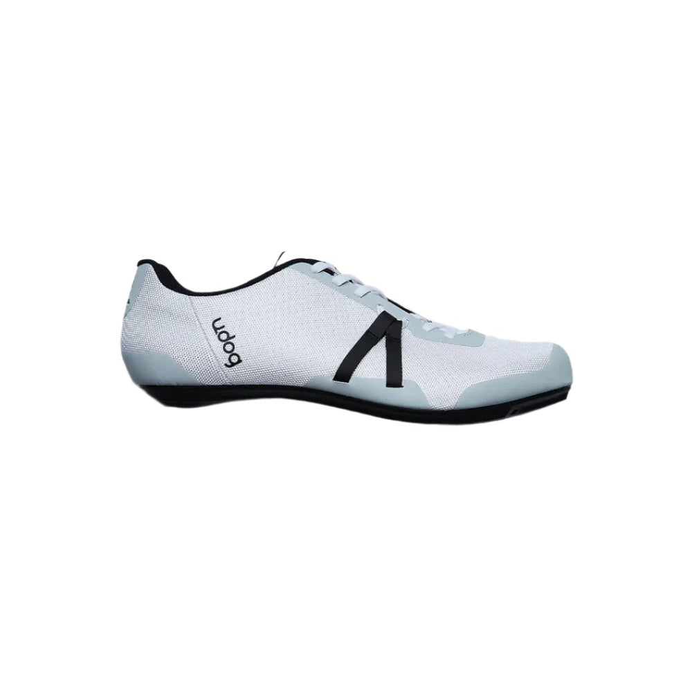 TENSIONE is the first ever shoe that wraps your feet from the bottom to the top. Light, fast and fully supportive. Take on training and racing in complete comfort.